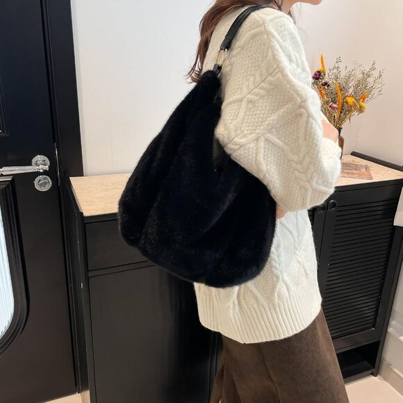 Soft Plush Faux Fur Handbag - Spacious Winter Bag with Adjustable Strap - Picture 2 of 7